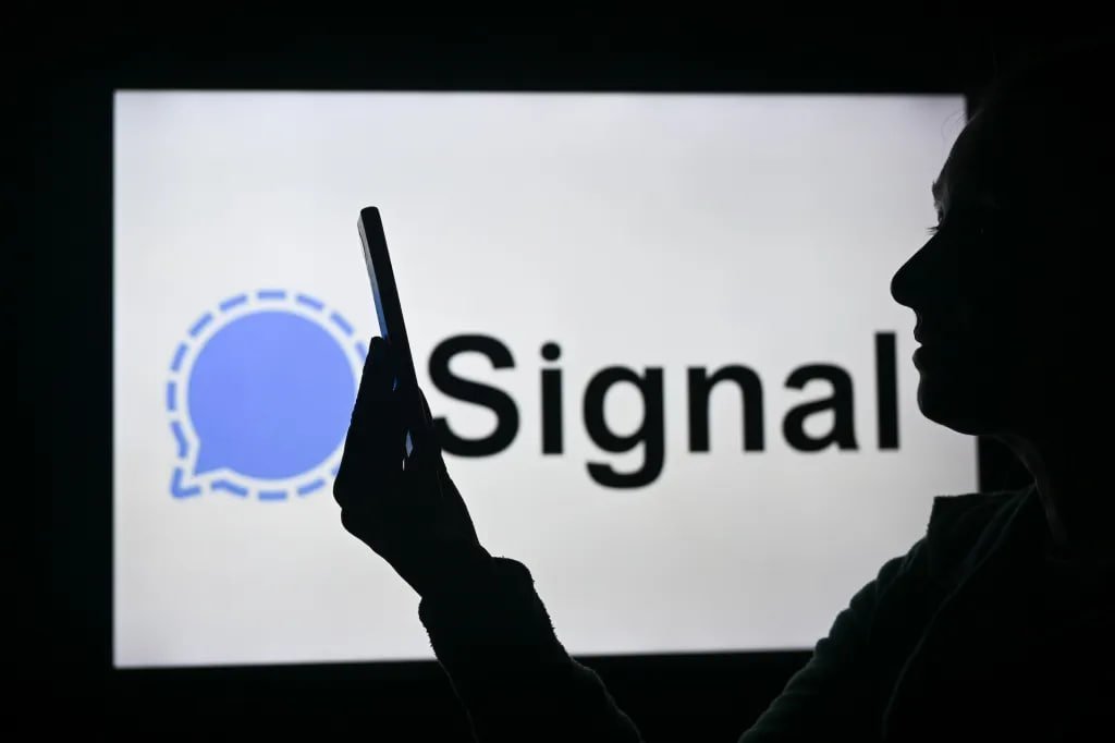 Signal：不止于加密，探索安全群聊、阅后即焚与多设备同步的无限可能
